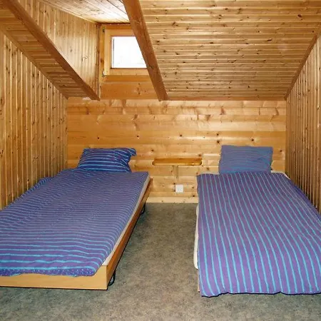 בית נופש Sleeps 32 Champéry