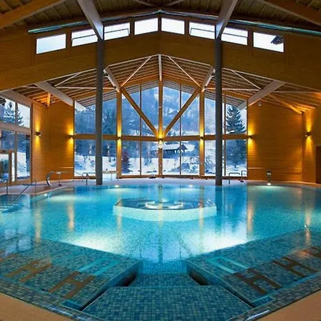 Сasa de vacaciones Sleeps 32 Champéry